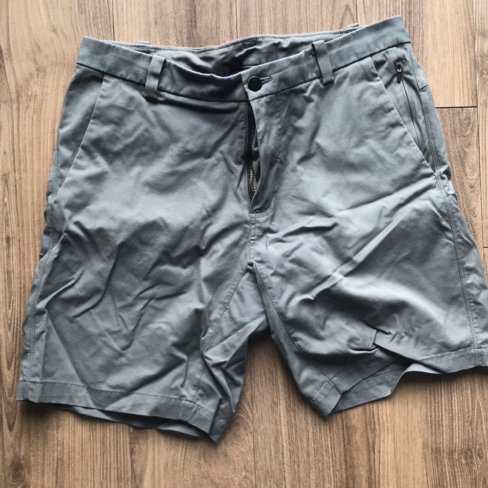 Lululemon 9” commission short